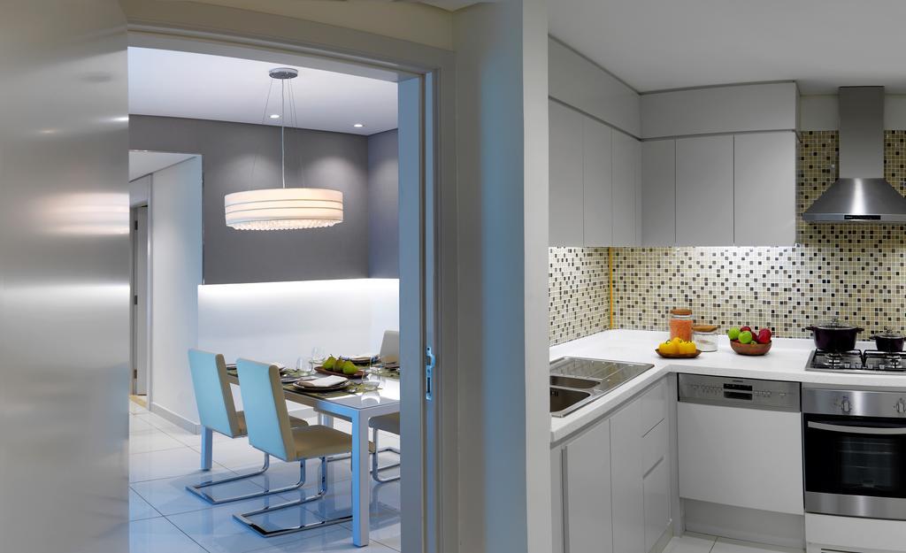 Damac Maison The Vogue Dubai Eksteriør bilde A kitchen in a private home