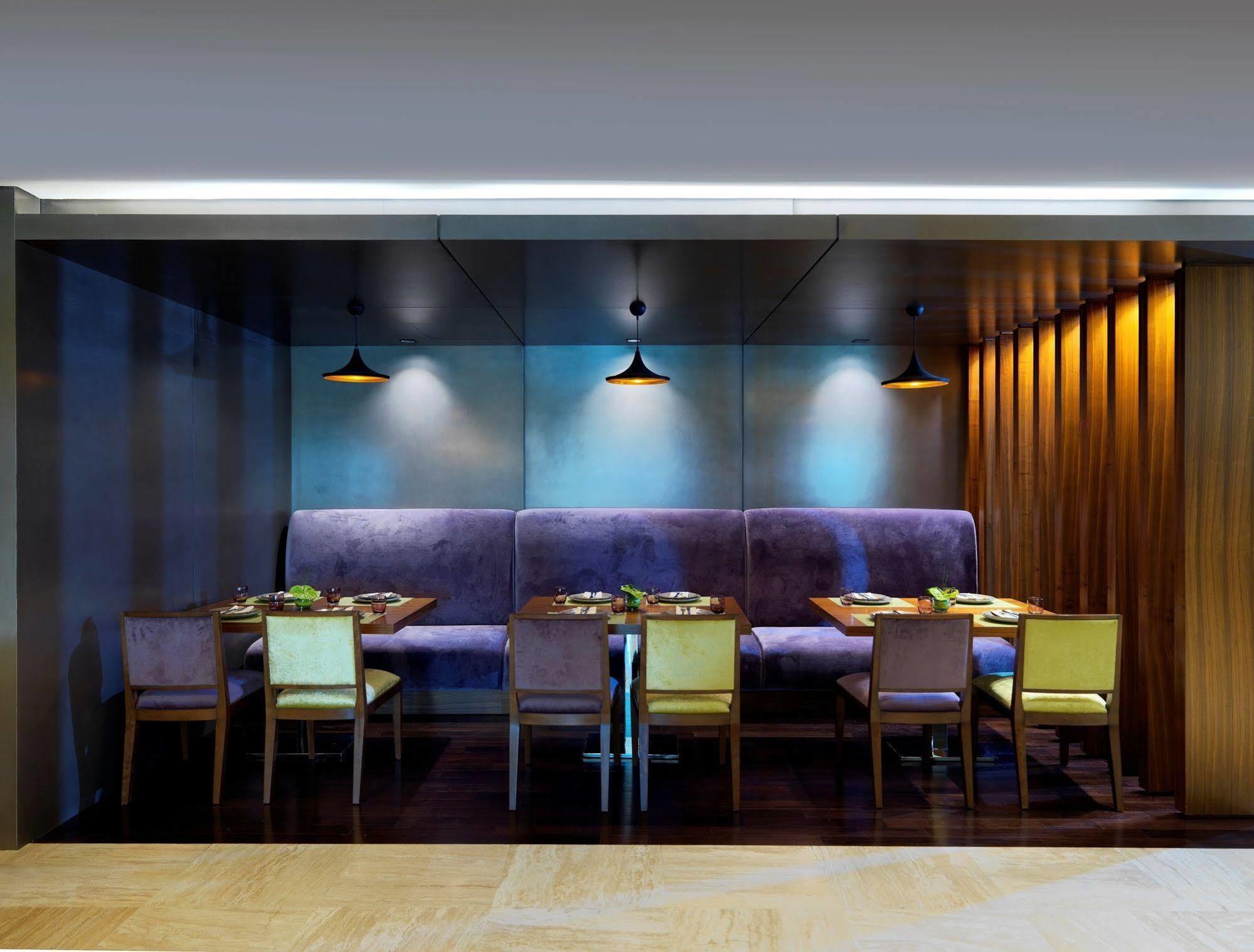 Damac Maison The Vogue Dubai Eksteriør bilde Interior of a restaurant