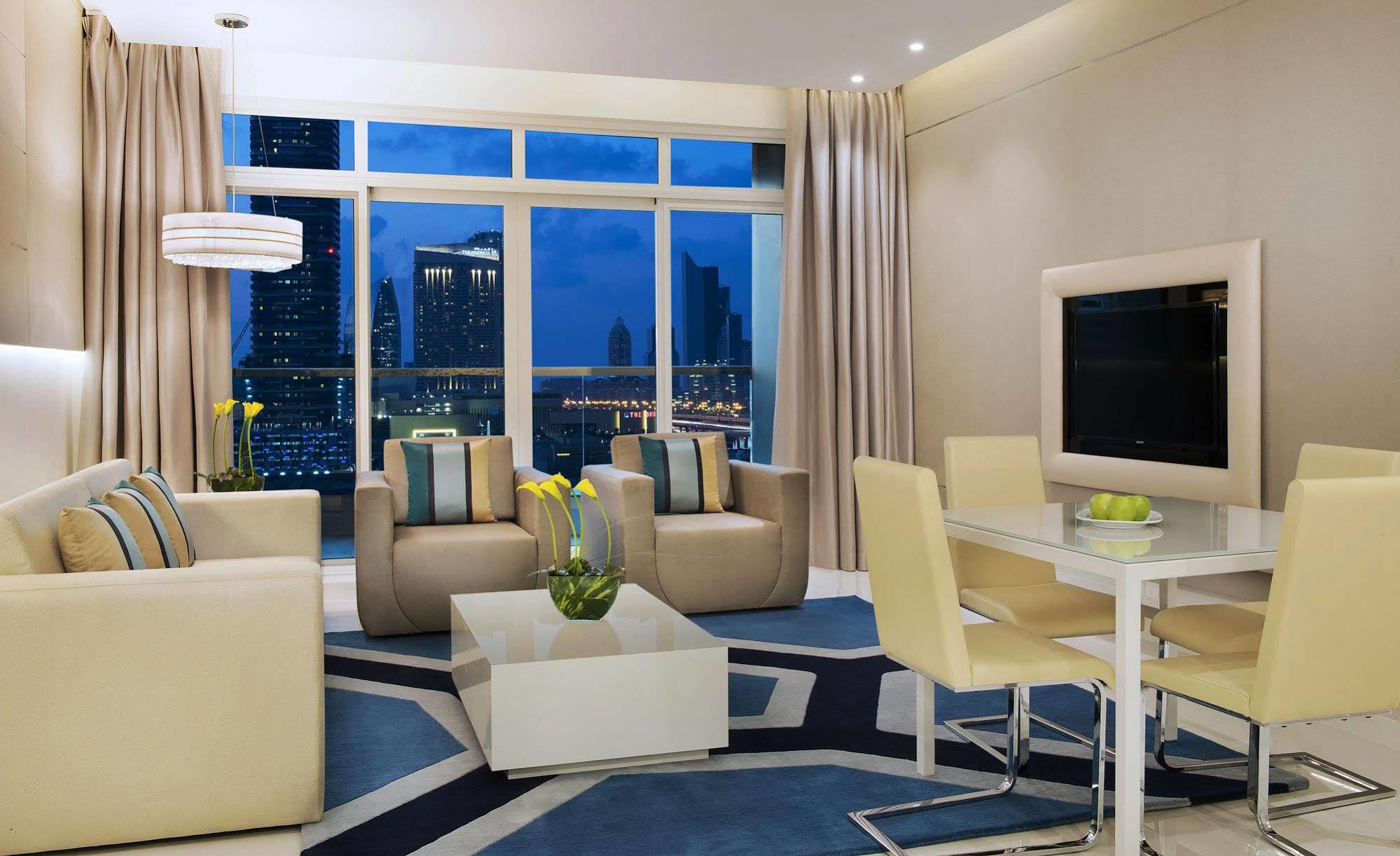 Damac Maison The Vogue Dubai Eksteriør bilde A living room in a typical apartment