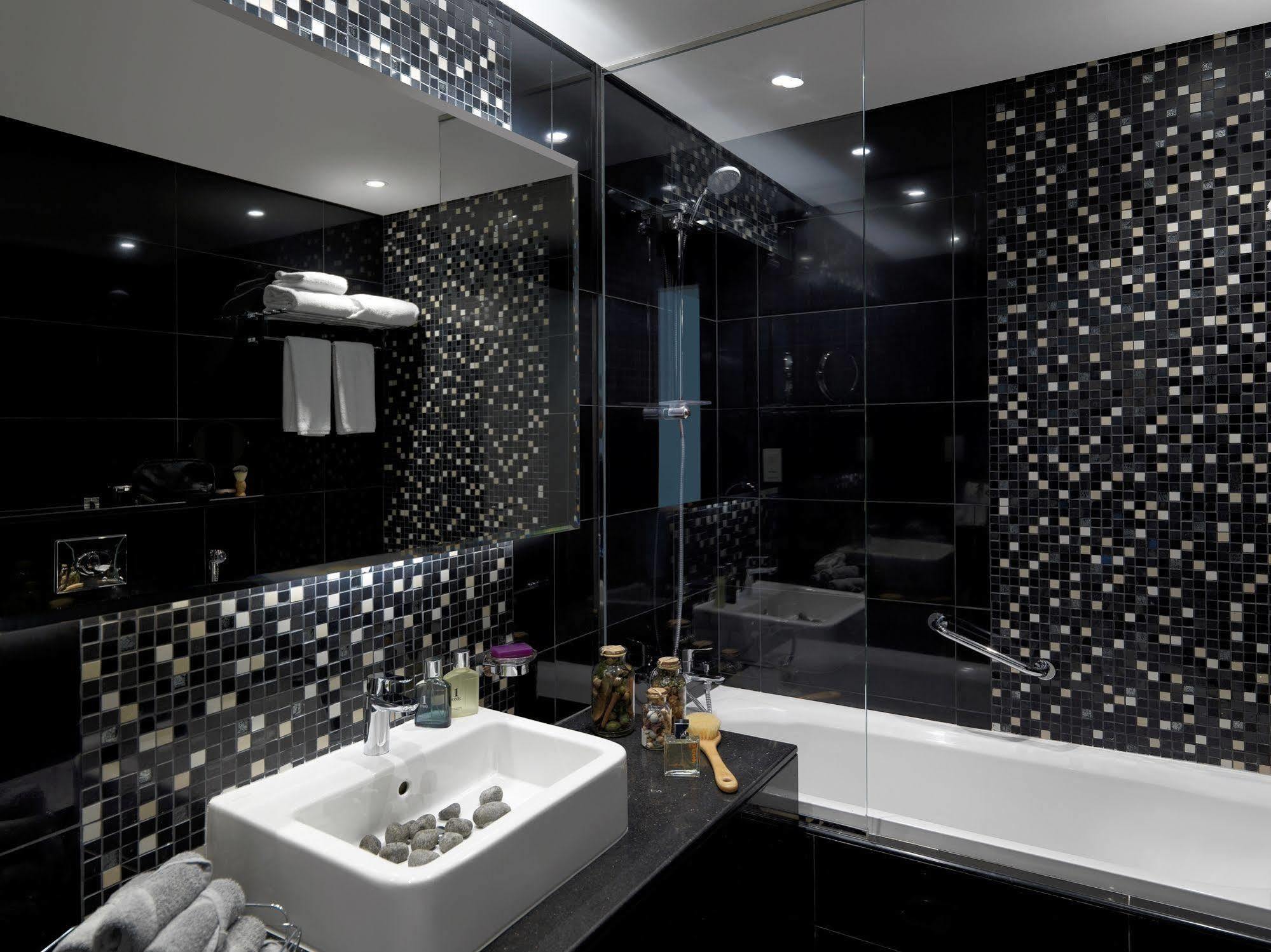 Damac Maison The Vogue Dubai Eksteriør bilde Bathroom