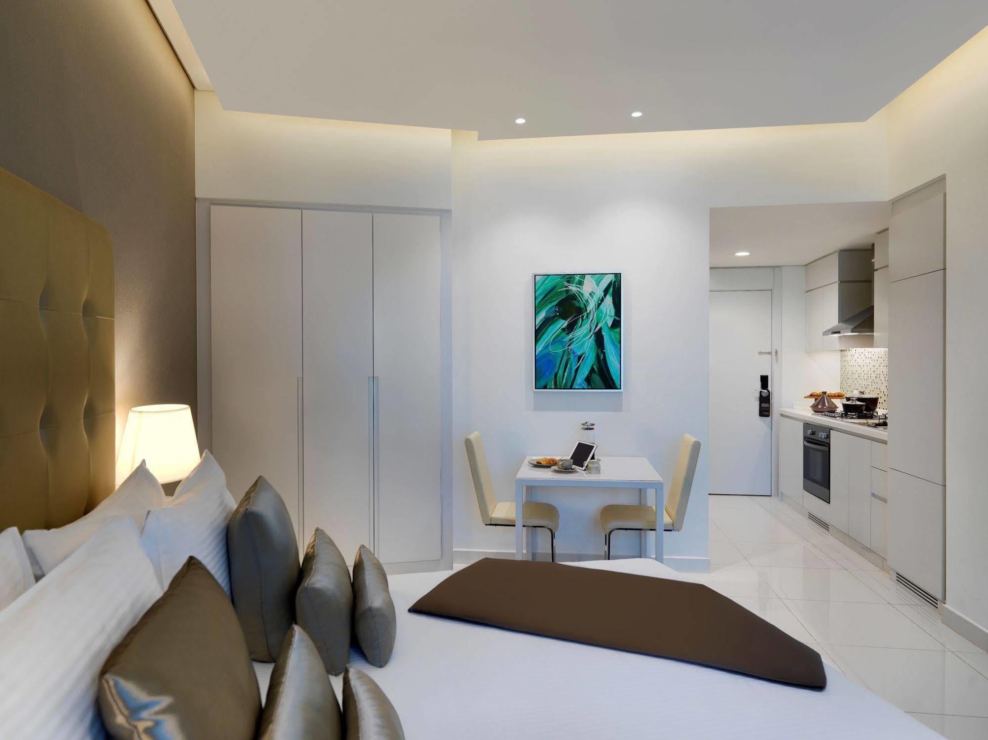 Damac Maison The Vogue Dubai Eksteriør bilde A typical studio apartment