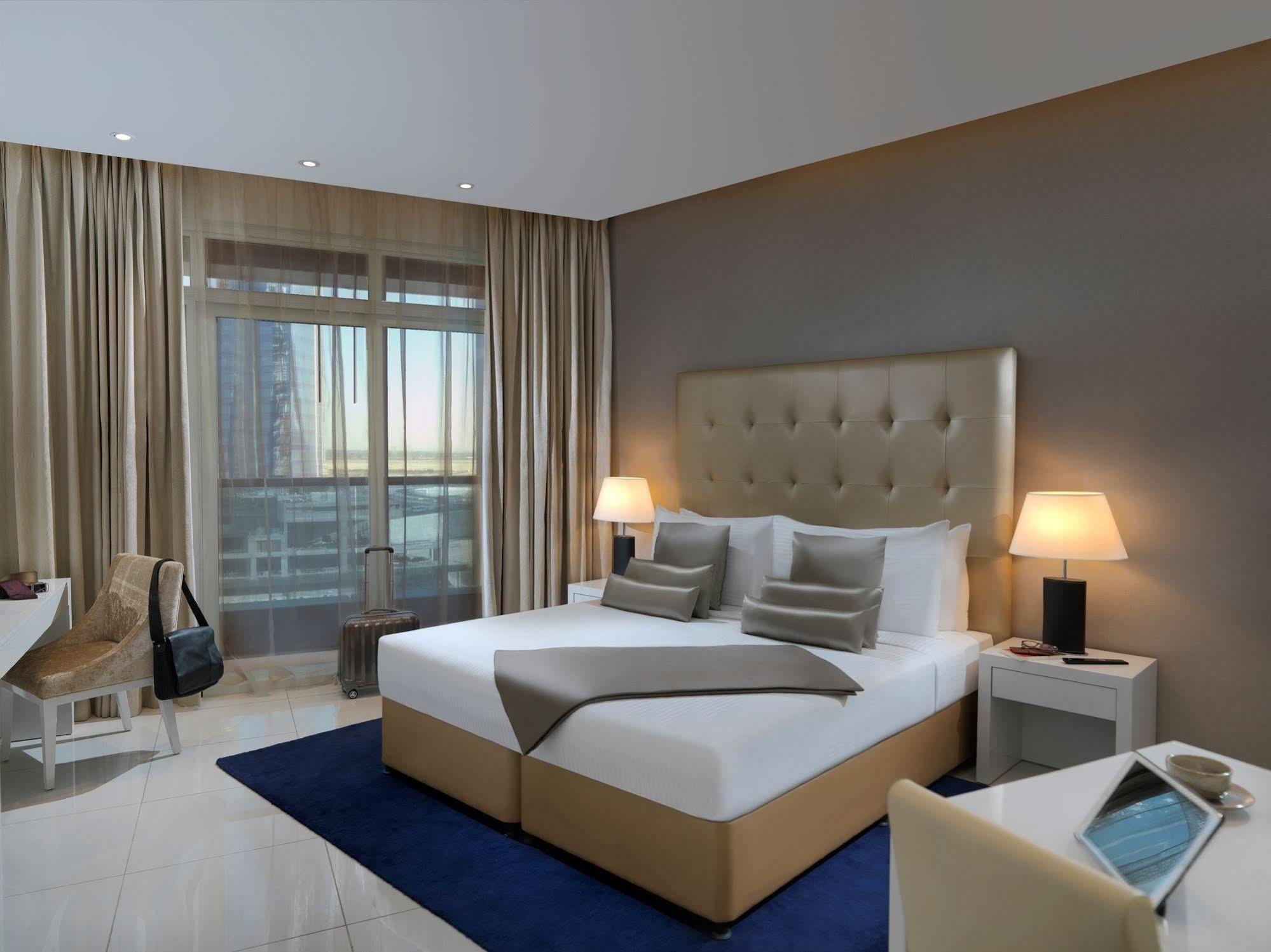 Damac Maison The Vogue Dubai Eksteriør bilde A bedroom at the hotel