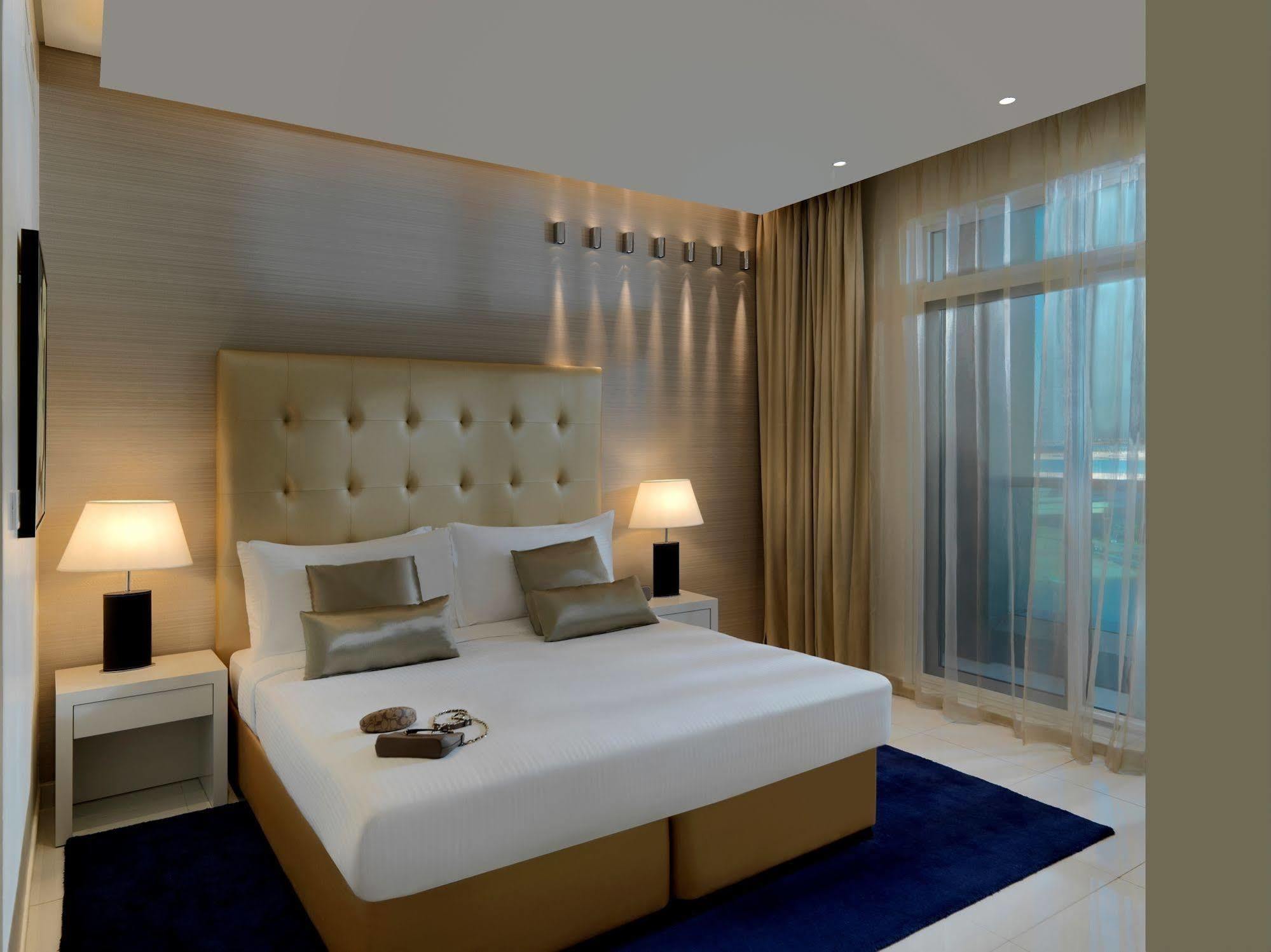 Damac Maison The Vogue Dubai Eksteriør bilde A bedroom at the hotel