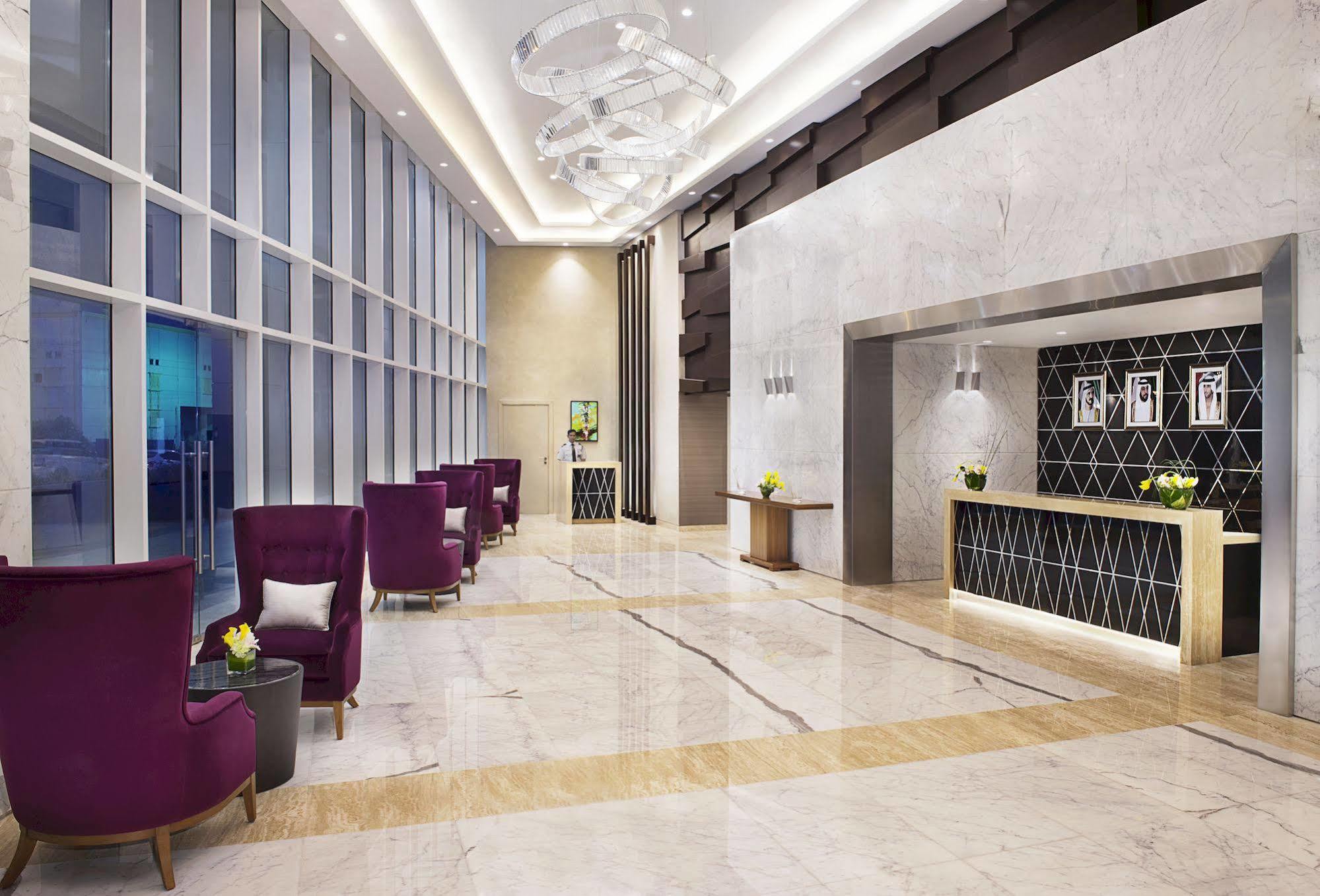 Damac Maison The Vogue Dubai Eksteriør bilde Lobby